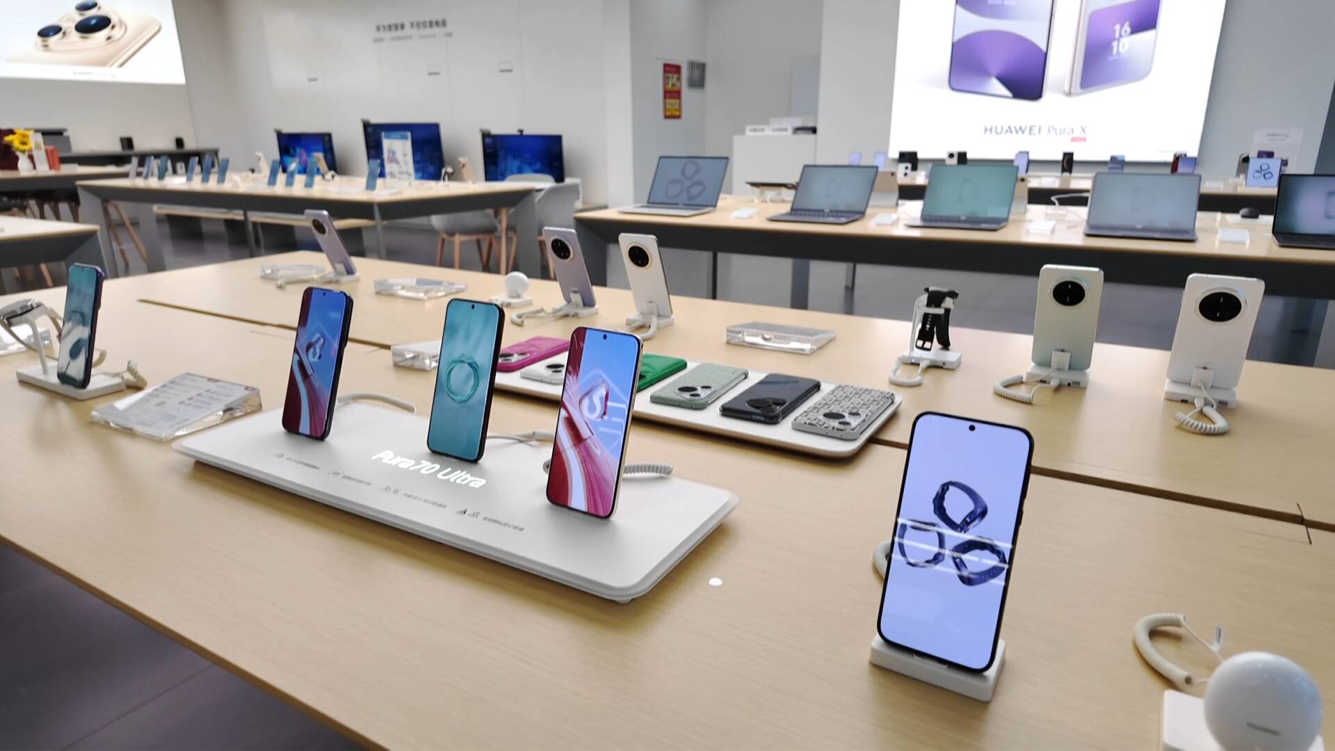 利津:电子产品销售火爆 "后高考经济"升温