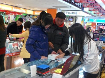 寒假数码消费热潮 合肥“学生一族”追捧时尚电子产品，传统文具市场焕新机