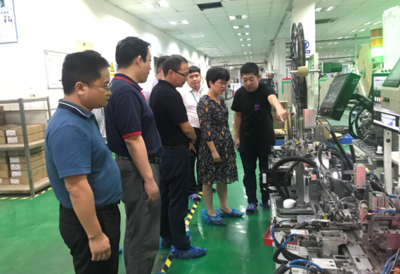 茅箭区领导化身“店小二”高效招商 四天跨四省考察十项目，文具产业成重点